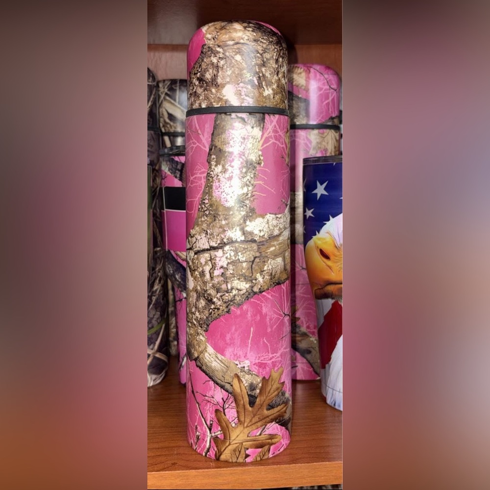 New item.. Pink camo thermos 25 fl oz
